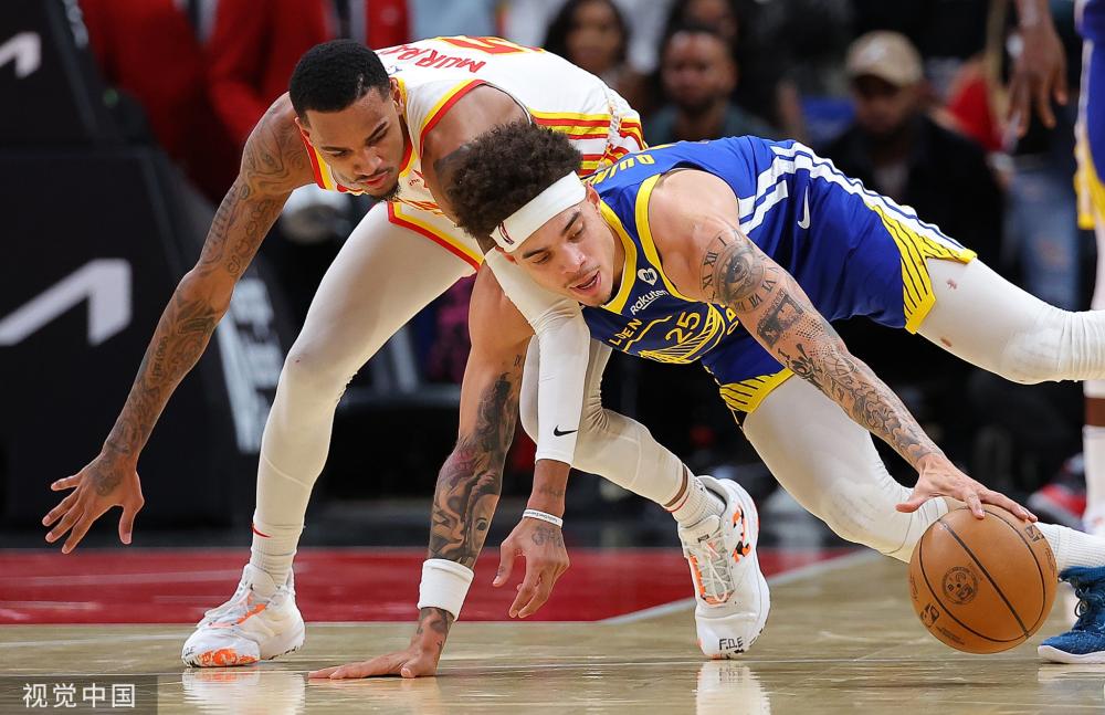 斯基拉：尤文希望与19岁前锋阿莱西奥-瓦卡续约至2028年.