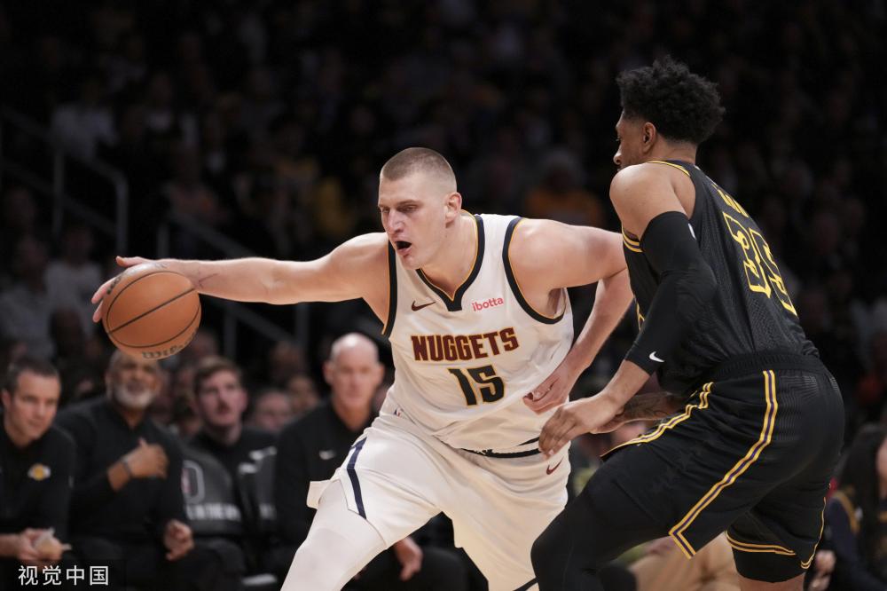 [NBA]字母哥27分10篮板 雄鹿客场不敌火箭.