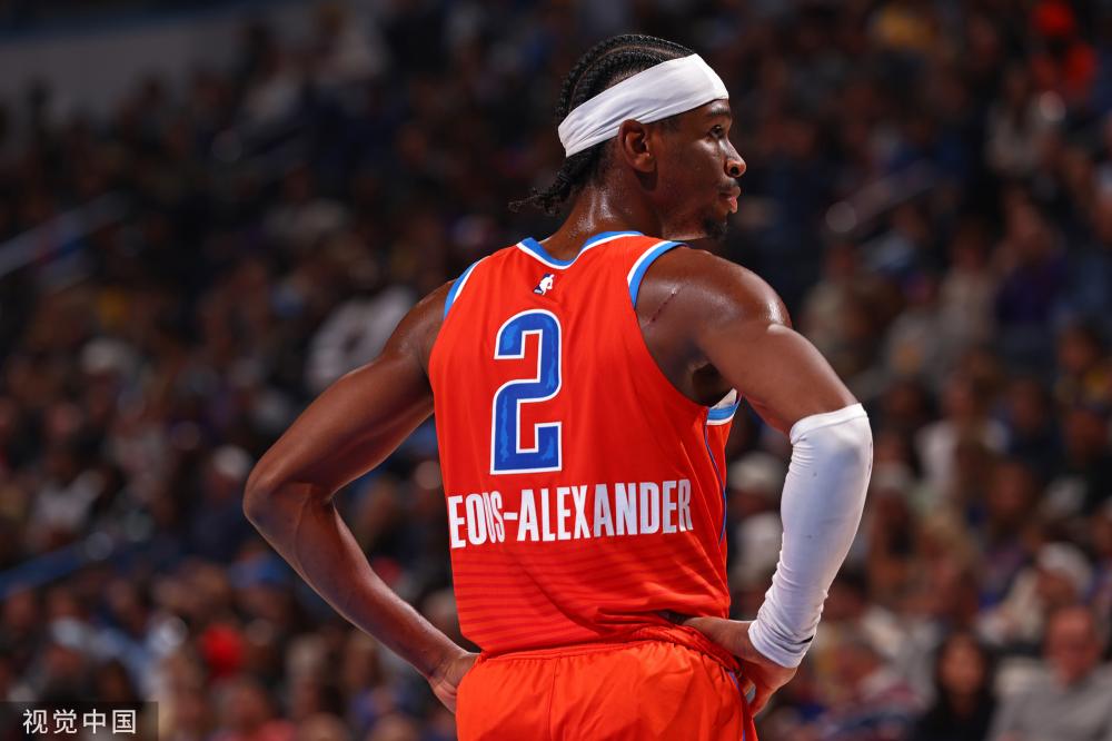 小崔的康復軌跡：在郭導的見證下將護具扔進垃圾桶已能緩緩行走.